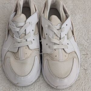 Great Condition: Nike Hurache Run Kids 9